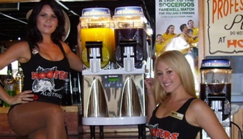 Hooters, Surfers Paradise